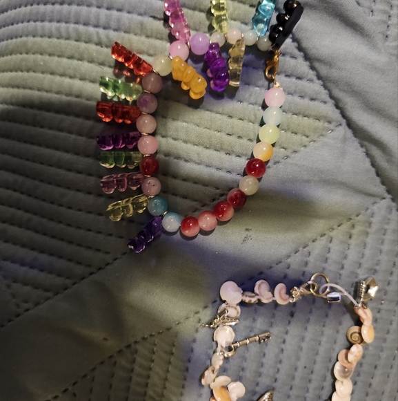 Jewlery,:bracelets,necklaces,chokers,keychains - Picture 10 of 14